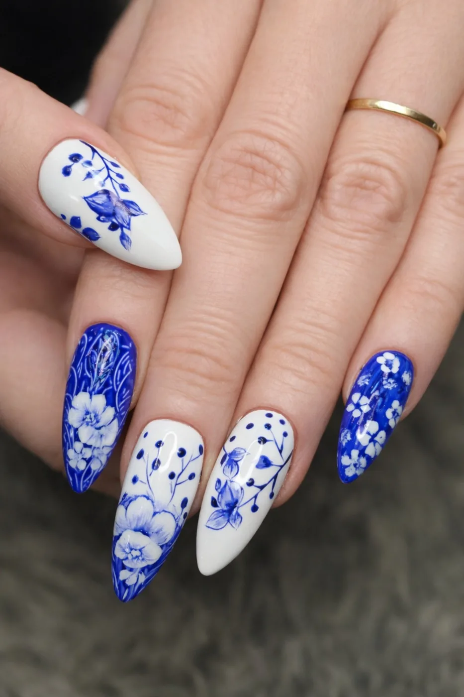 Blue botanical nail set